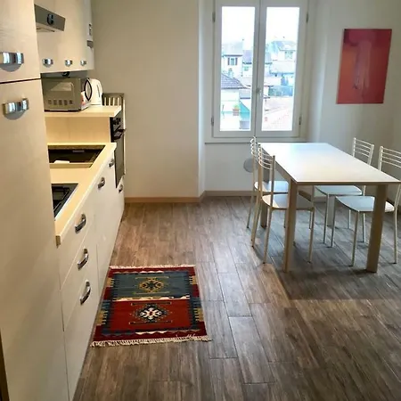 Breathtaking Lake View Apartament