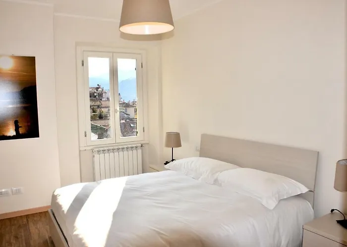 Breathtaking Lake View ורנה